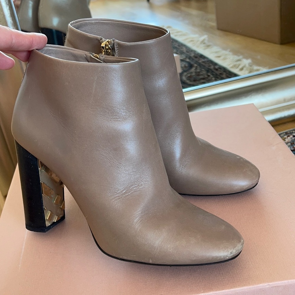 Burberry heeled boots